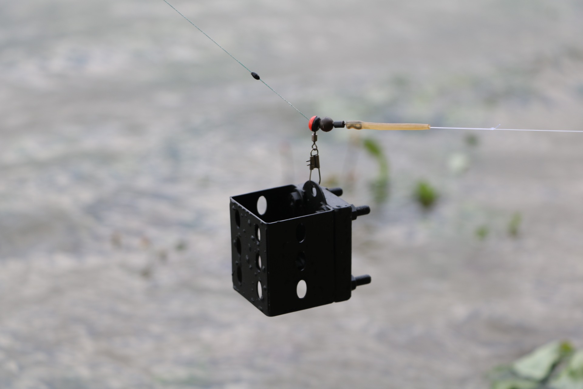 Egyszerű folyóvízi feeder végszerelék