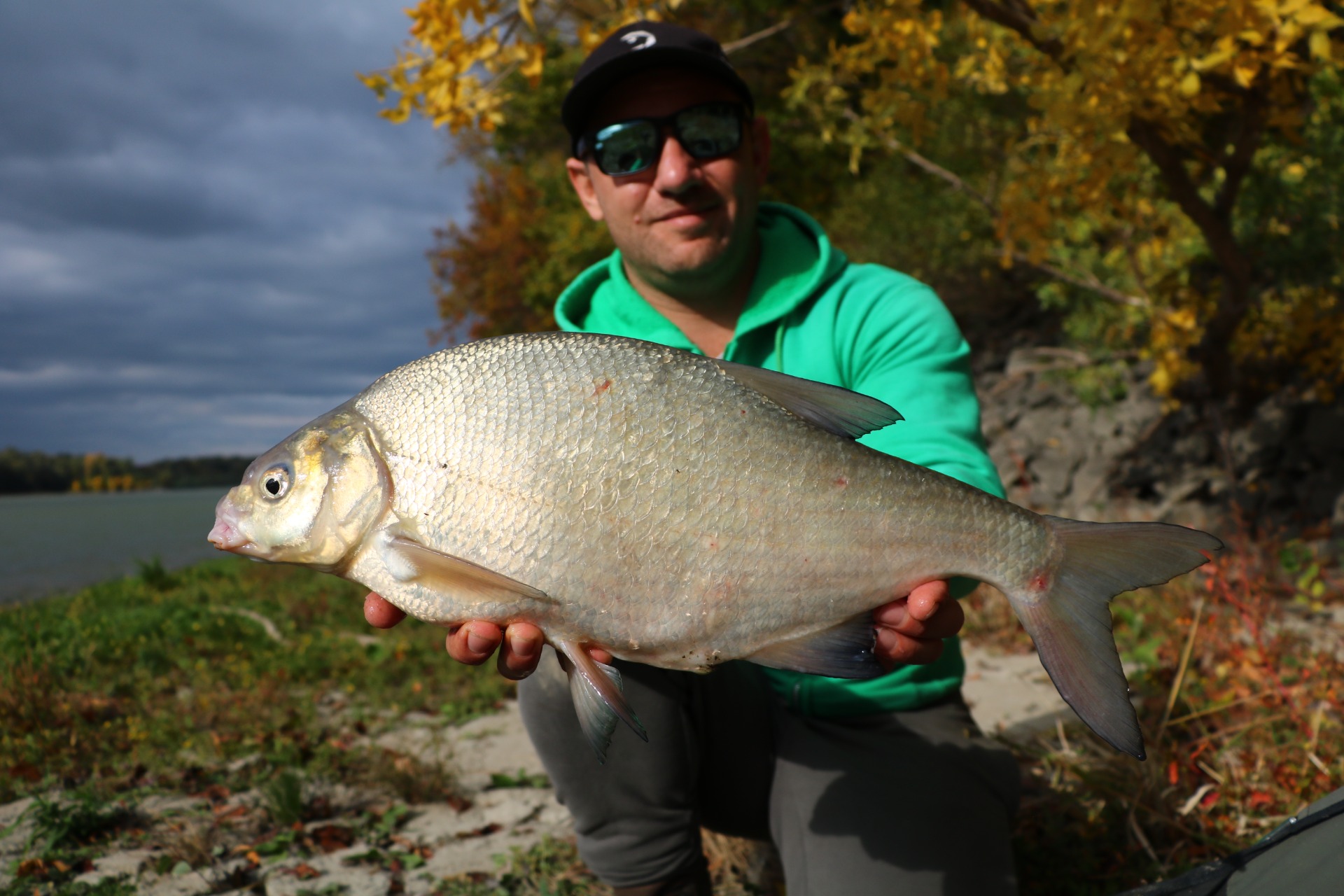 Ilyen szép dévérkeszegek is beugorhatnak márnázás közben