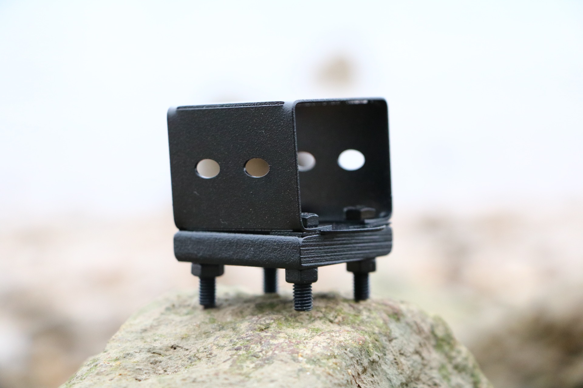 PRK River Barbel Master M méretű folyóvízi feeder etetőkosár 120–170 g súlytartományban