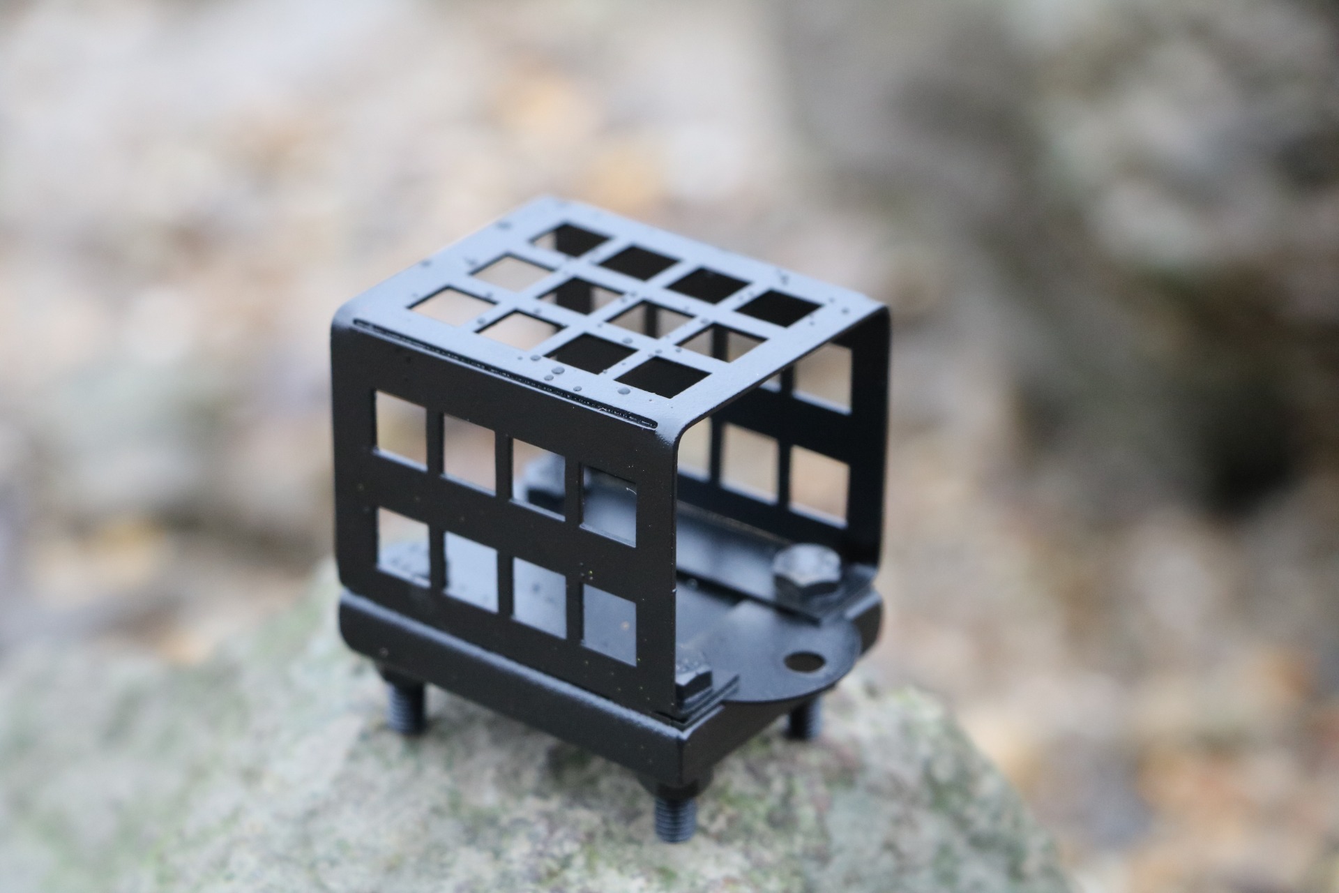 PRK River Carp Master L méretű folyóvízi feeder etetőkosár 140–200 g súlytartományban